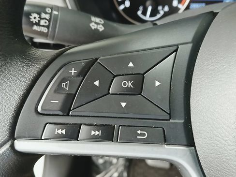 Used 2025 Nissan Altima 2.5 SV FWD image 28