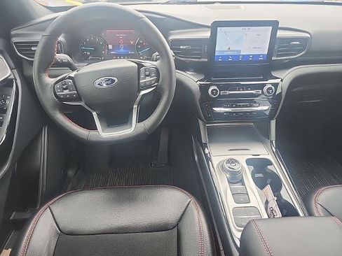 Certified 2023 Ford Explorer ST-Line w/ Class IV Trailer Tow Package image 10