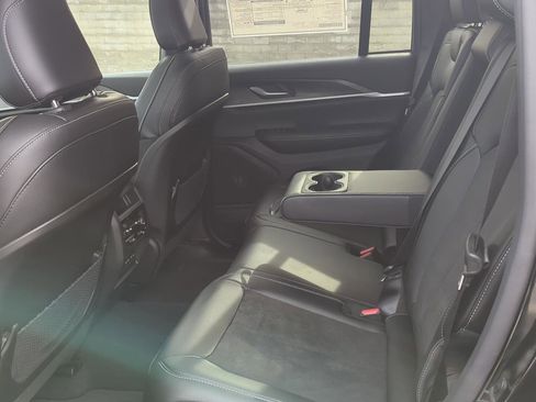 New 2026 Jeep Grand Cherokee Altitude AWD/4WD image 10