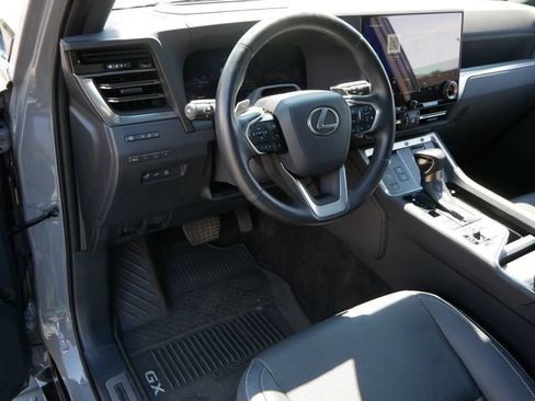 Used 2024 Lexus GX 550 w/ Cold Area Package AWD/4WD image 12