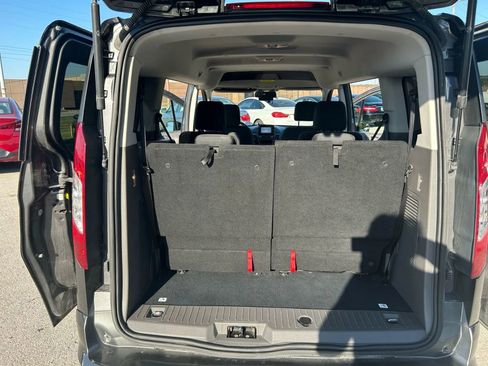 Used 2020 Ford Transit Connect XLT image 16