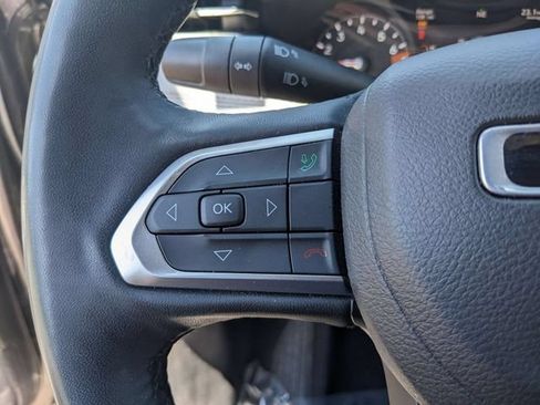 Used 2023 Jeep Compass Limited AWD/4WD image 19