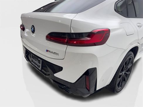 Used 2022 BMW X4 M40i image 18
