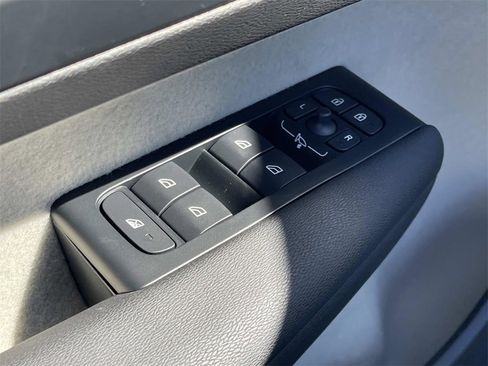 New 2026 Volvo XC40 B5 Plus w/ Protection Package Premier image 23