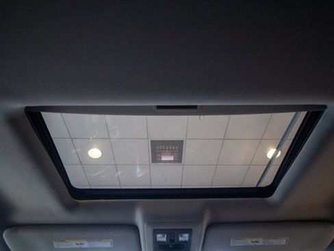 Used 2016 RAM 1500 Laramie w/ Convenience Group image 12