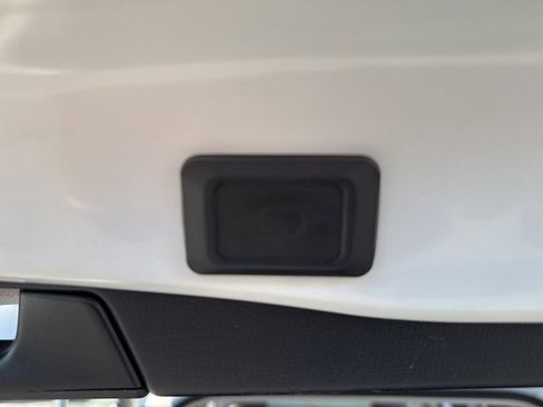 Used 2019 Toyota RAV4 Limited image 20