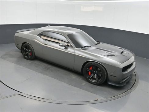 Used 2018 Dodge Challenger SRT Hellcat image 28
