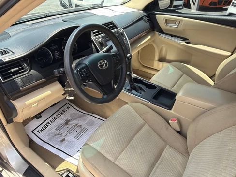 Used 2016 Toyota Camry LE FWD image 9