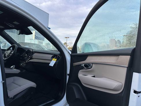 New 2026 Volvo XC90 T8 Plus image 11