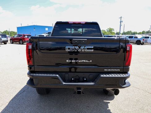 New 2026 GMC Sierra 3500 Denali Ultimate AWD/4WD image 4