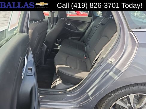 Used 2019 Hyundai Elantra GT FWD image 20