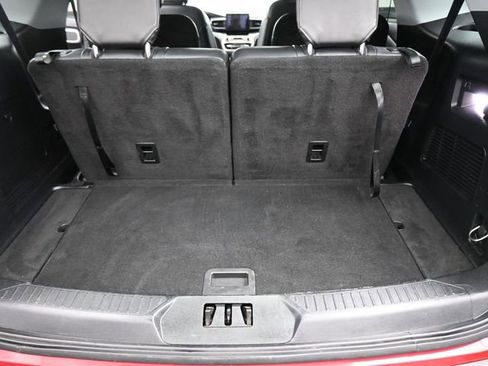 Used 2022 Ford Explorer XLT w/ Equipment Group 202A image 25
