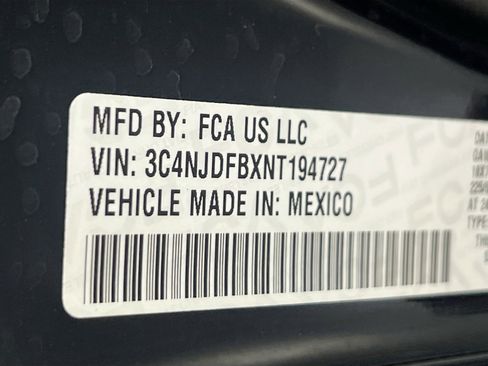 Used 2022 Jeep Compass Latitude AWD/4WD image 29