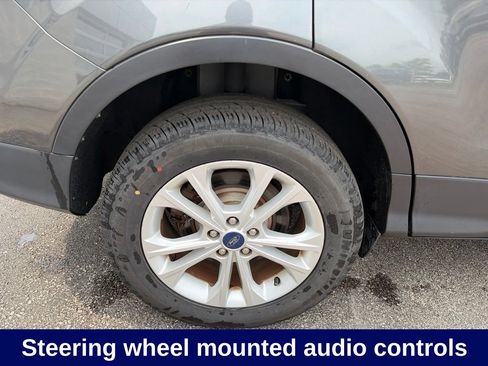 Used 2017 Ford Escape SE w/ Equipment Group 201A FWD image 14