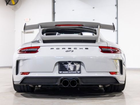 Used 2018 Porsche 911 GT3 image 5