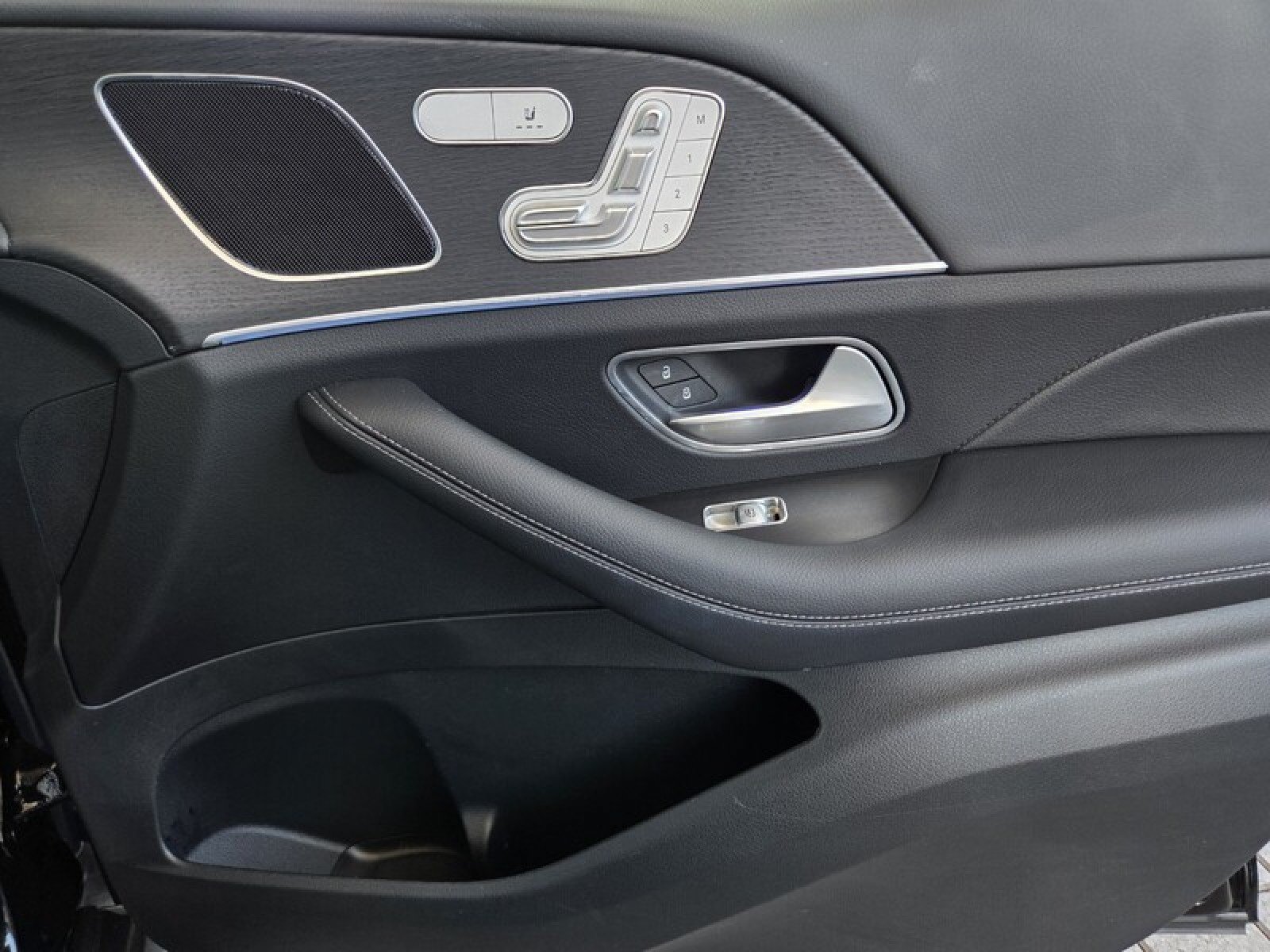 Certified 2025 Mercedes-Benz GLE 350 4MATIC image 21
