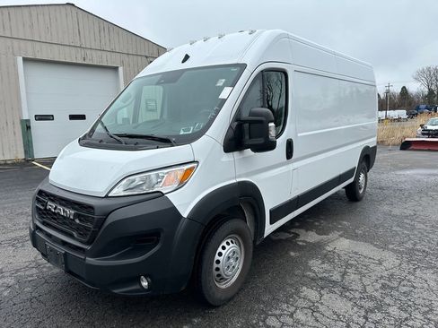 Used 2025 RAM ProMaster 3500 w/ Convenience Group image 8