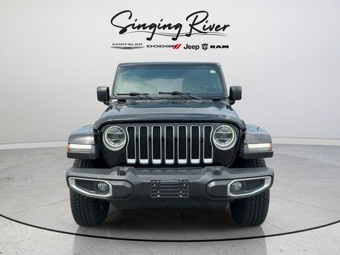 Used 2018 Jeep Wrangler Unlimited Sahara AWD/4WD image 2