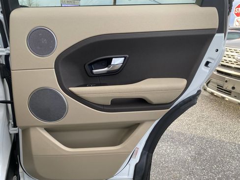 Used 2015 Land Rover Range Rover Evoque Pure image 20