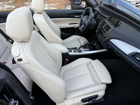 Used 2015 BMW M235i Convertible image 35