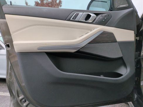 Certified 2024 BMW X7 xDrive40i w/ Executive Package image 12