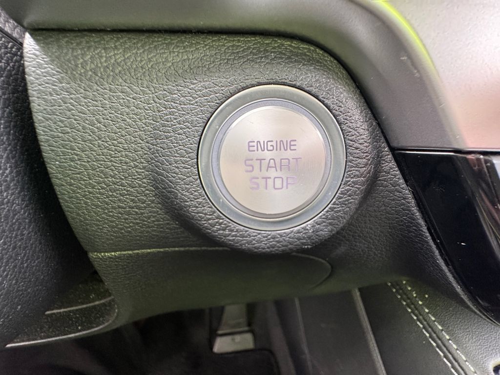 Used 2024 Kia Telluride EX w/ EX Captain's Chair Package AWD/4WD image 29