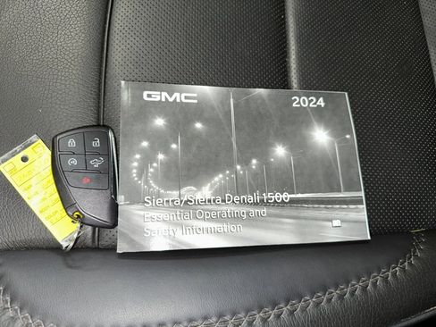 Used 2024 GMC Sierra 1500 Denali w/ Denali Reserve Package image 19