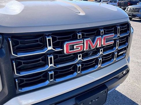 Used 2024 GMC Canyon AT4 w/ Technology Package image 25