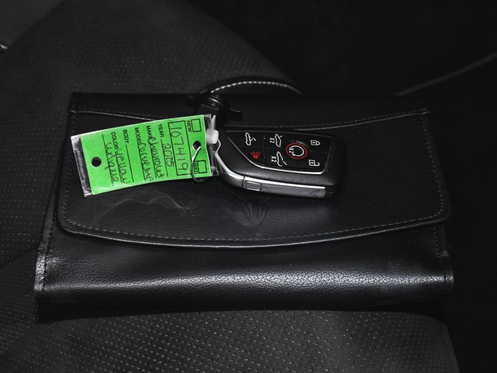 Used 2025 Chevrolet Corvette Stingray Preferred Conv w/ 2LT RWD image 57