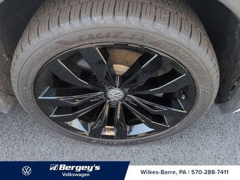 Used 2021 Volkswagen Tiguan SE R-Line w/ 3rd Row Seat Package AWD/4WD image 6