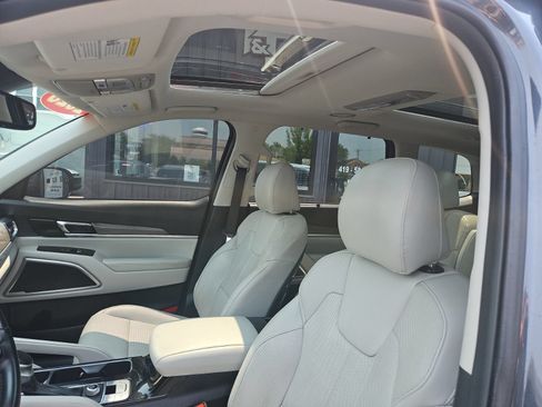 Used 2020 Kia Telluride SX w/ Towing Package FWD image 16