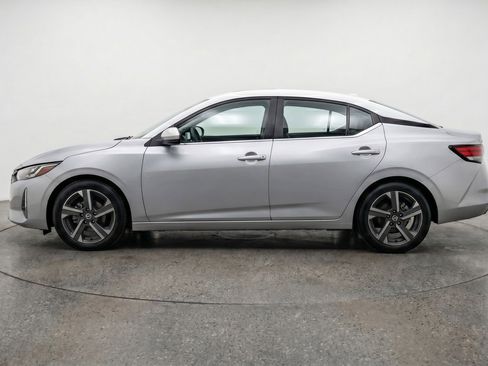 Used 2025 Nissan Sentra SV FWD image 5