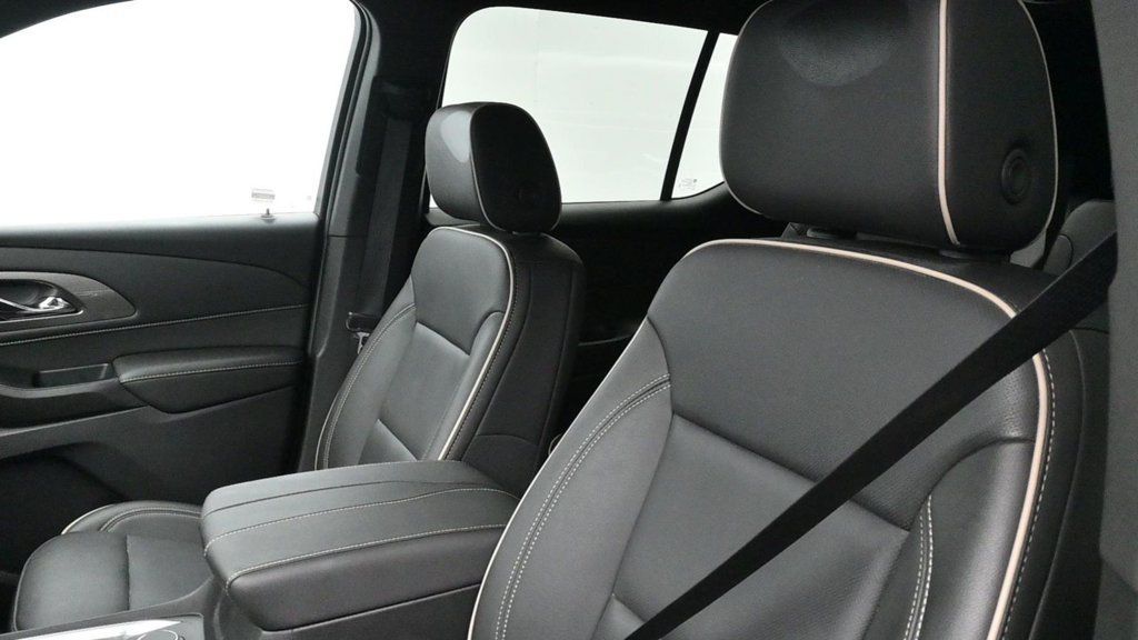 Used 2023 Chevrolet Traverse Premier FWD image 10