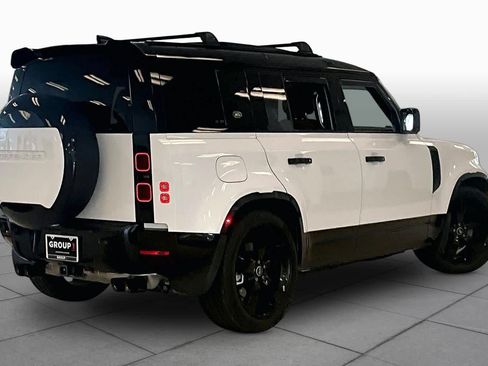 Used 2025 Land Rover Defender 110 X-Dynamic SE AWD/4WD image 11