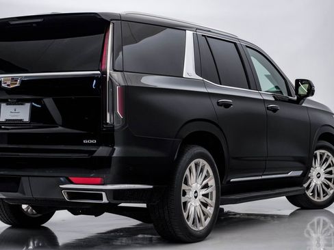 Used 2024 Cadillac Escalade Premium Luxury w/ Performance Package image 10