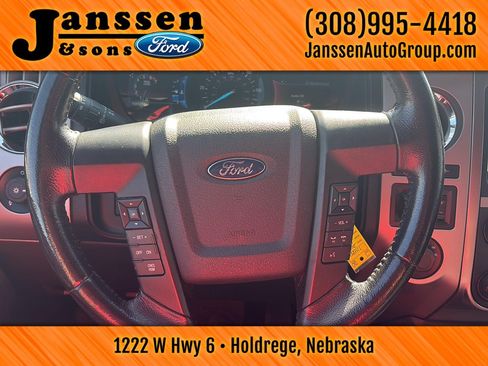 Used 2017 Ford Expedition XLT w/ Equipment Group 202A AWD/4WD image 15