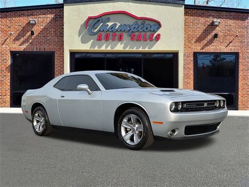 Used 2021 Dodge Challenger SXT w/ Driver Convenience Group image 1