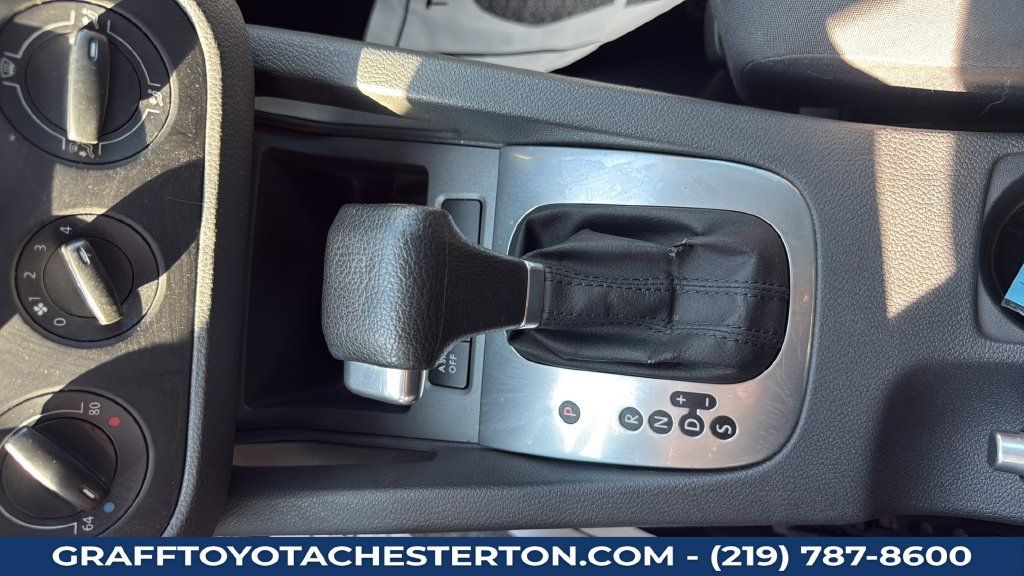 Used 2007 Volkswagen Rabbit 2-Door FWD image 17