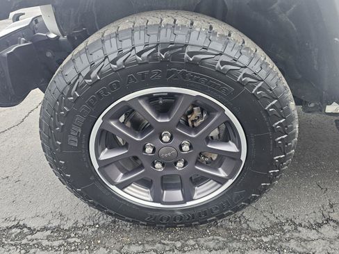 Used 2023 Jeep Gladiator Overland w/ Popular Equipment Package image 10