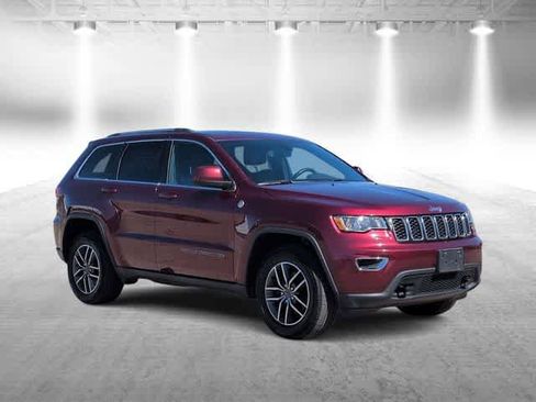 Used 2020 Jeep Grand Cherokee Laredo w/ Quick Order Package 2BN North AWD/4WD image 2