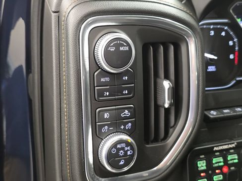 Used 2020 GMC Sierra 1500 AT4 w/ AT4 Premium Package AWD/4WD image 32