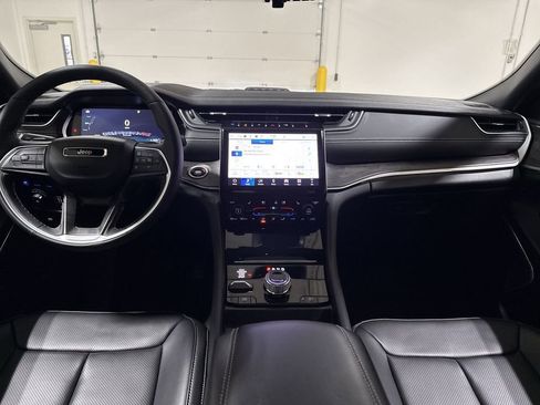 New 2025 Jeep Grand Cherokee Limited 4xe image 10