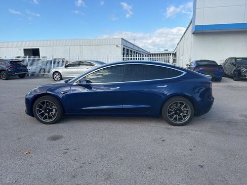 Used 2020 Tesla Model 3 Standard Range Plus image 11