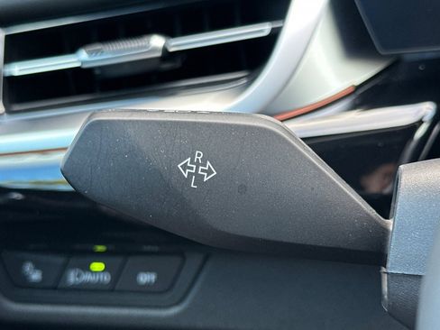 Used 2025 BMW X1 xDrive28i w/ Premium Package image 33