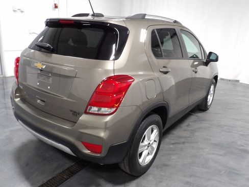 Used 2021 Chevrolet Trax LT w/ Driver Confidence Package FWD image 4