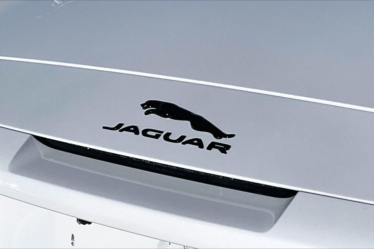 Used 2016 Jaguar F-TYPE R AWD/4WD image 23