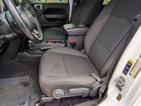 Used 2021 Jeep Gladiator Sport AWD/4WD image 11