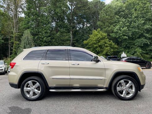Used 2012 Jeep Grand Cherokee Overland Summit AWD/4WD image 22