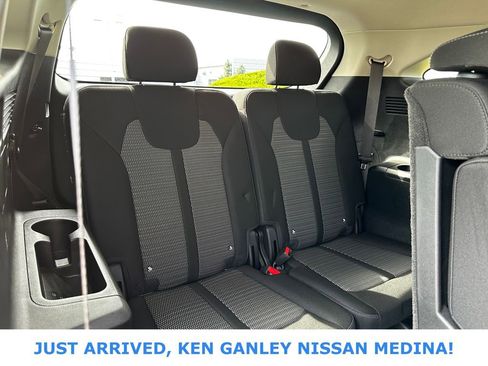 Used 2025 Kia Sorento LX image 19