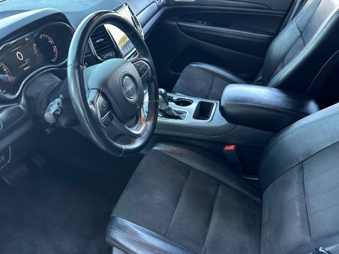 Used 2020 Jeep Grand Cherokee Altitude AWD/4WD image 10